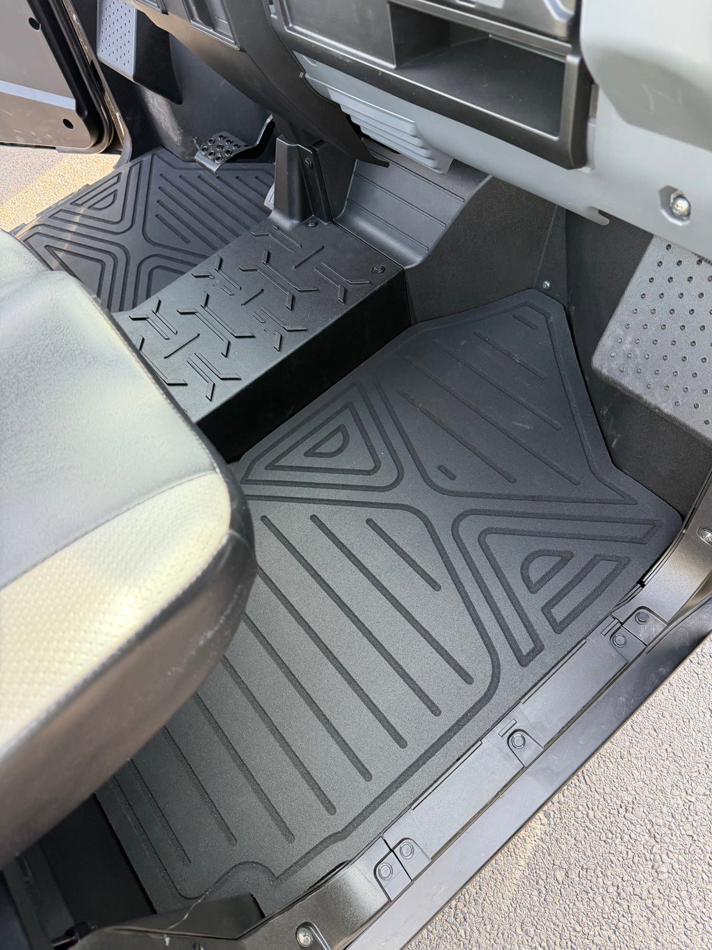 Kawasaki RiDGE HD 9mm Rubber Mats (2024 - current) - view 5