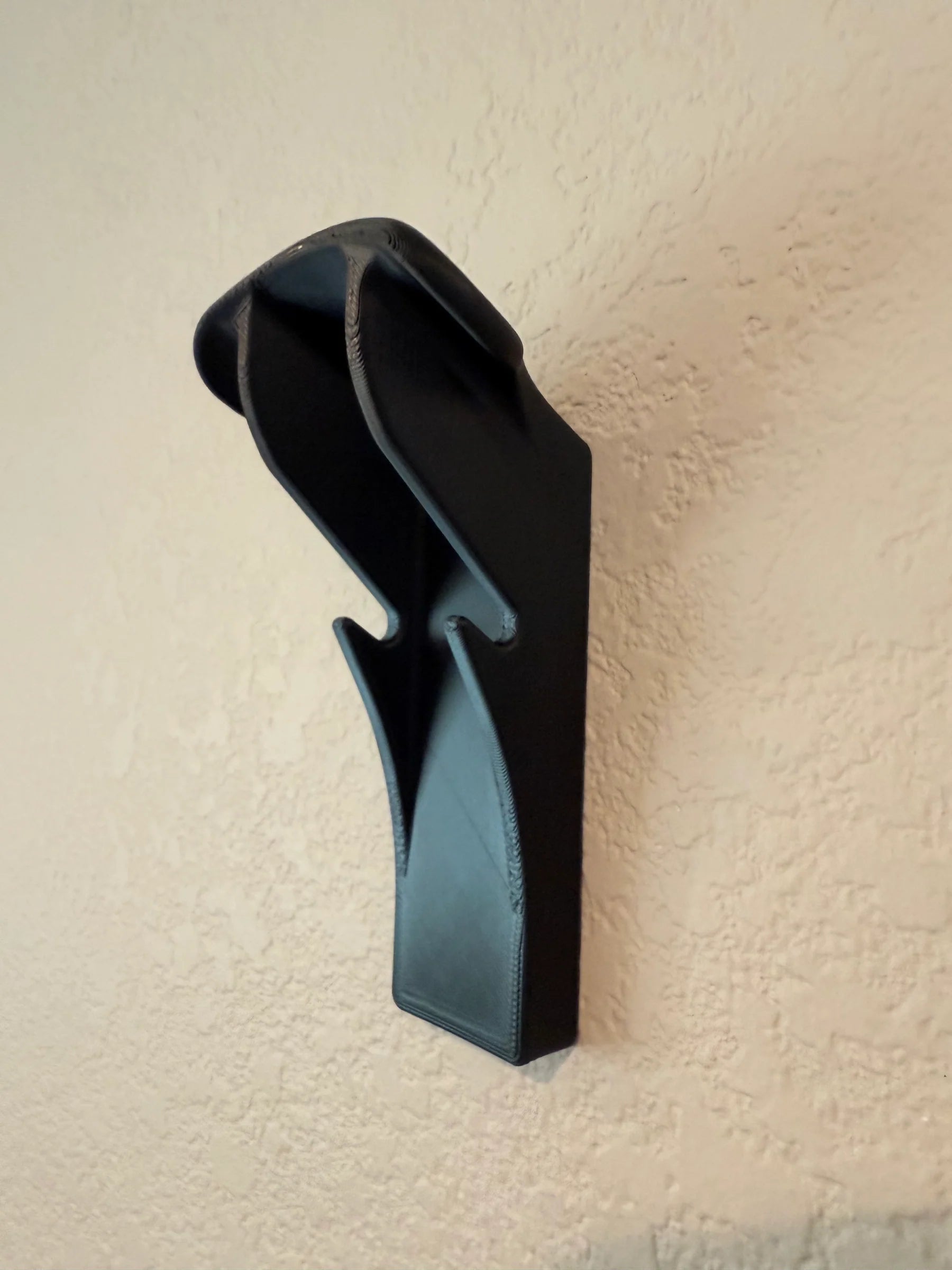 Slim - Flush Motorcycle Helmet Wall Mount