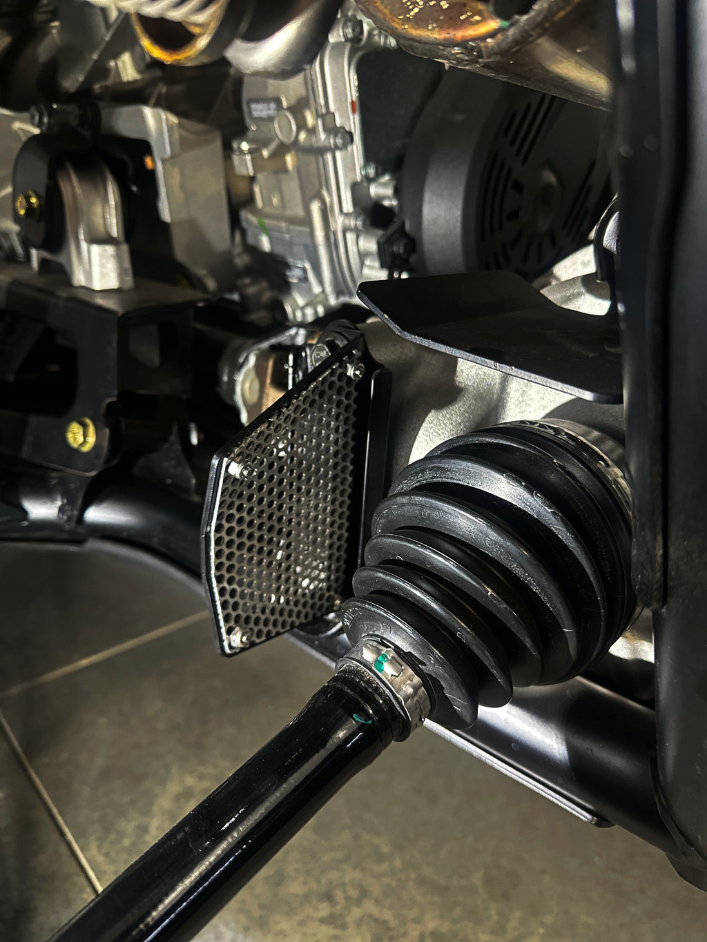 POLARIS PRO R REAR CV GUARDS