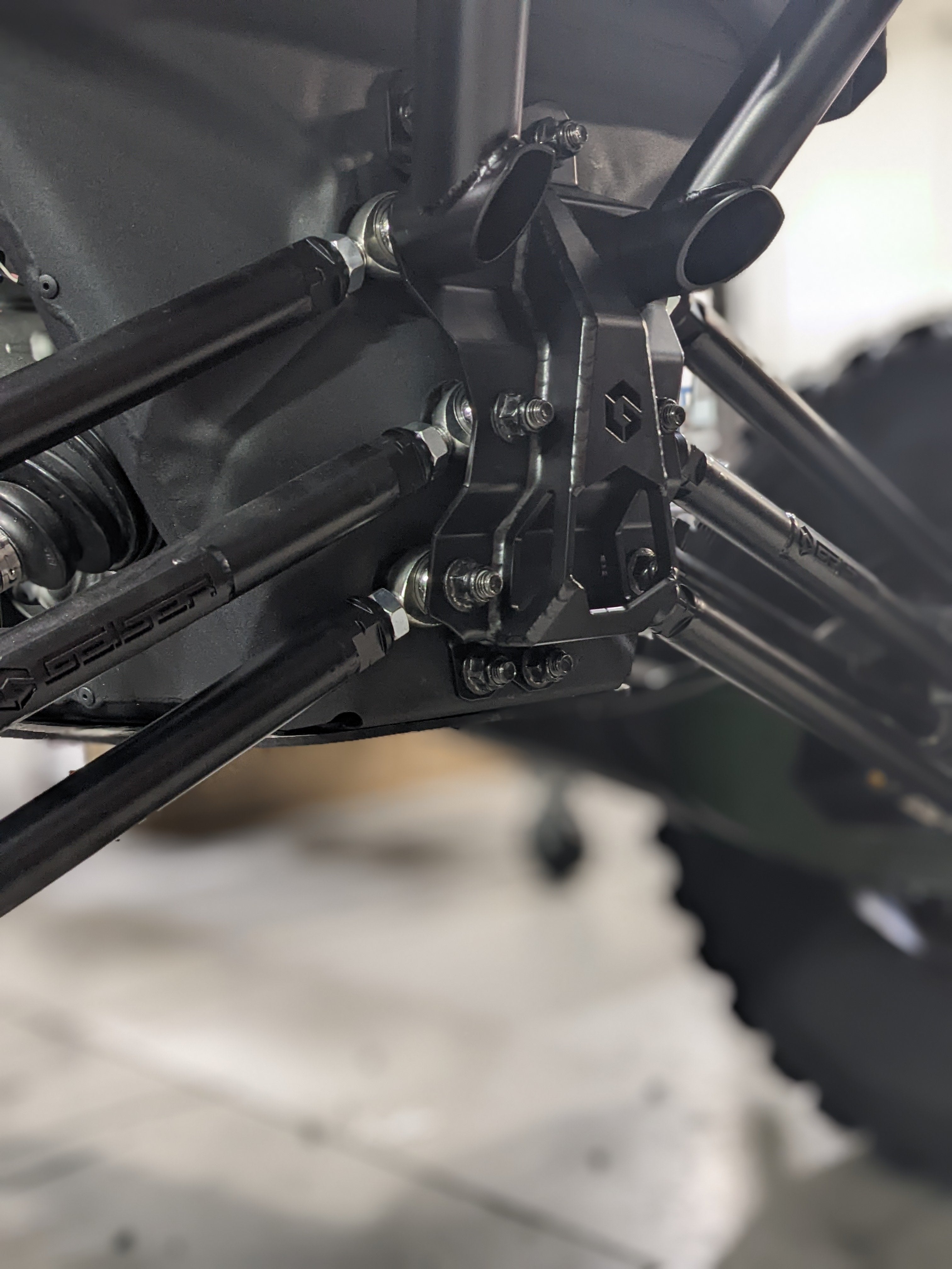 2022+ CAN AM X3 LINK PLATE