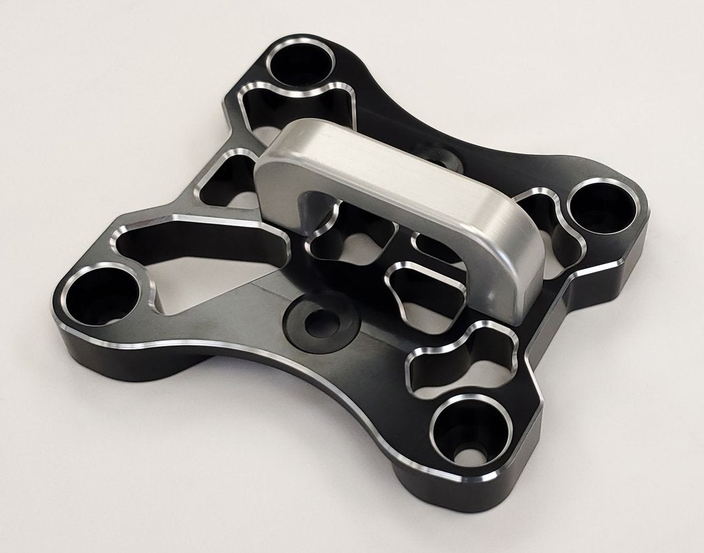 Can-Am Maverick X3 Radius Arm Rear Pullplate With D-Ring - Pockets image 1